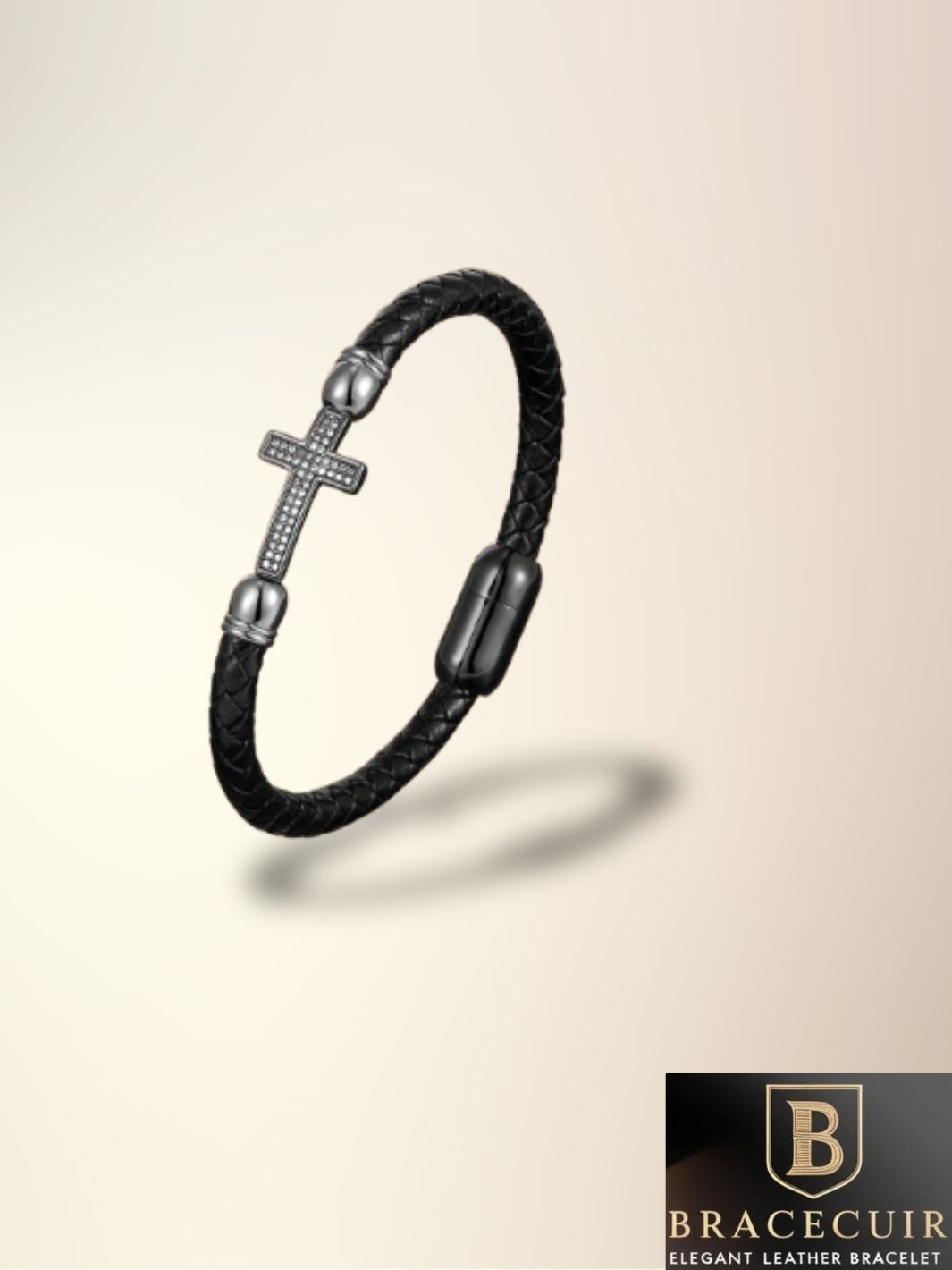 Bracelet cuir <br> tressé avec croix