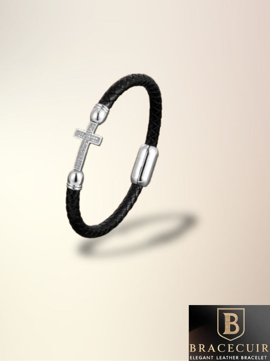 Bracelet cuir <br> tressé avec croix